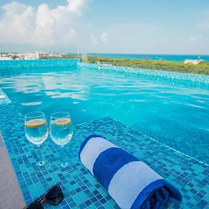 With Ocean View Pool In Av 10 & 60 Street Mexique